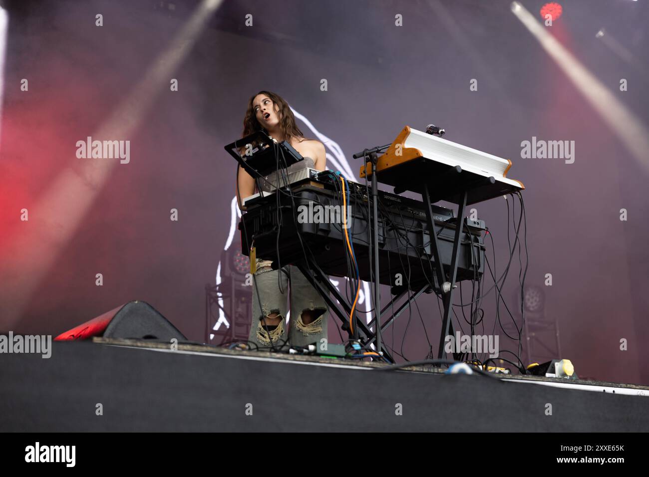 Die Indie-Pop-Band Nation of Language tritt in All Points East, Victoria Park, London auf. August 2024 Stockfoto