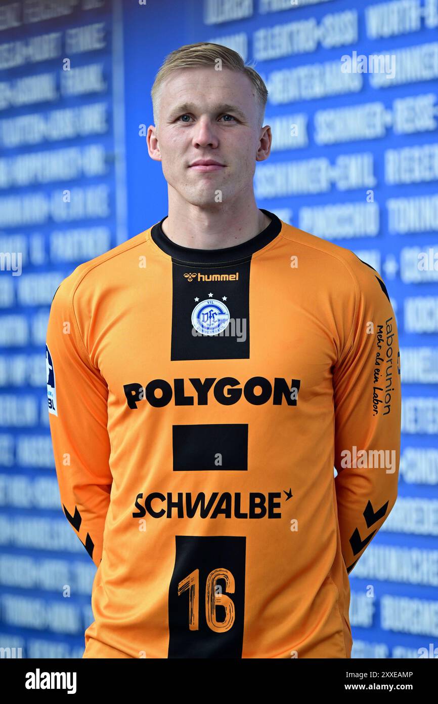 Gummersbach, Deutschland. August 2024. Porträt #16 Bertram Obling (VfL Gummersbach 16) DAIKIN Handball Bundesliga, 1 Bundesliga, VfL Gummersbach, Mannschaftspraesentation Spielzeit 2024/2025, Schwalbe Arena Gummersbach, 23.08.2024 Foto: Eibner-Pressefoto/Jürgen Augst Credit: dpa/Alamy Live News Stockfoto