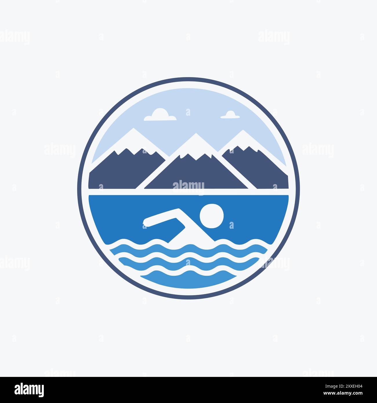 Logo-Design mit Mountain Schwimmen. Kreisförmiges Logo mit einem Schwimmer vor Bergen und Wasser. Perfekt für einen Schwimmclub oder See reso Stock Vektor