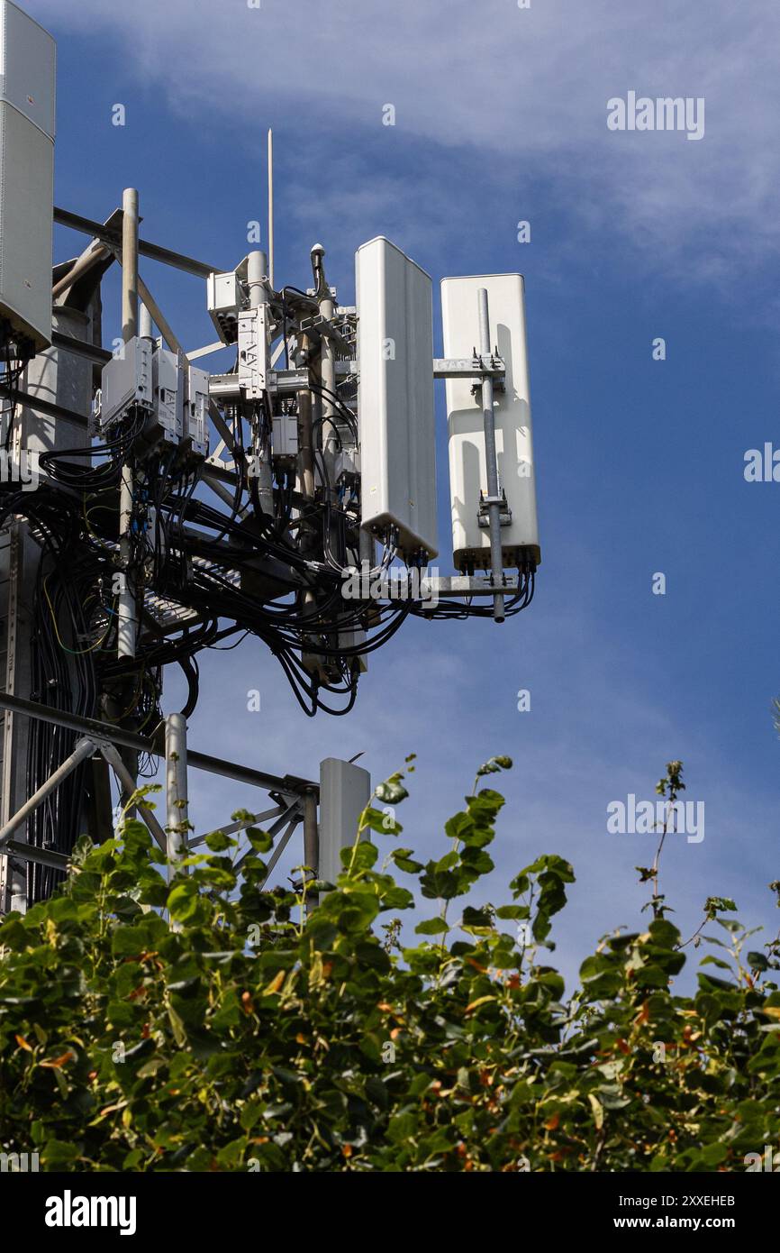 Handymast in Angmering, West Sussex, 2024 Stockfoto