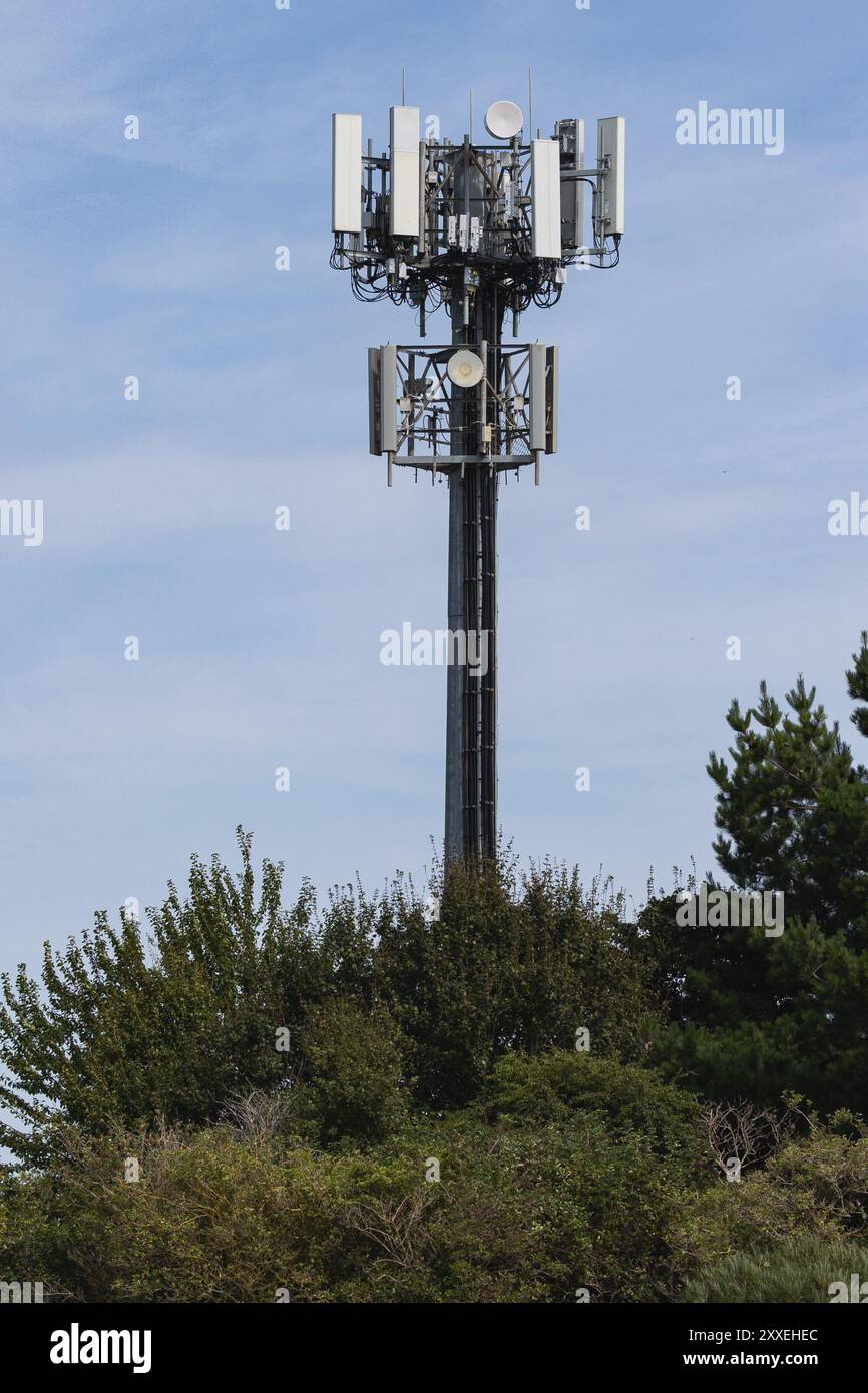 Handymast in Angmering, West Sussex, 2024 Stockfoto