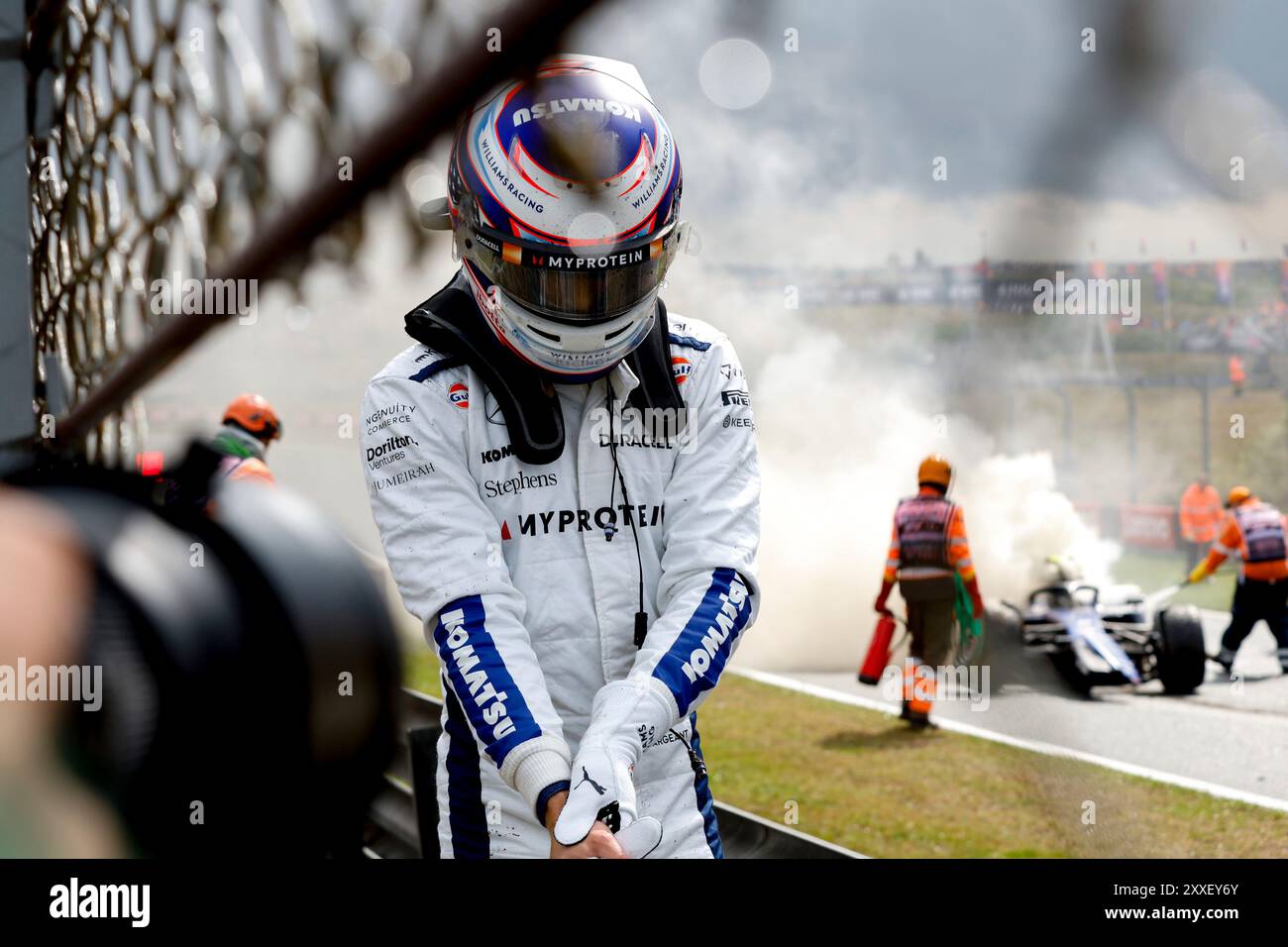 Zandvoort, Niederlande. August 2024. #2 Logan Sargeant (USA, Williams Racing) nach seinem Crash, F1 Grand Prix der Niederlande auf dem Circuit Zandvoort am 24. August 2024 in Zandvoort, Niederlande. (Foto von HOCH ZWEI) Credit: dpa/Alamy Live News Stockfoto