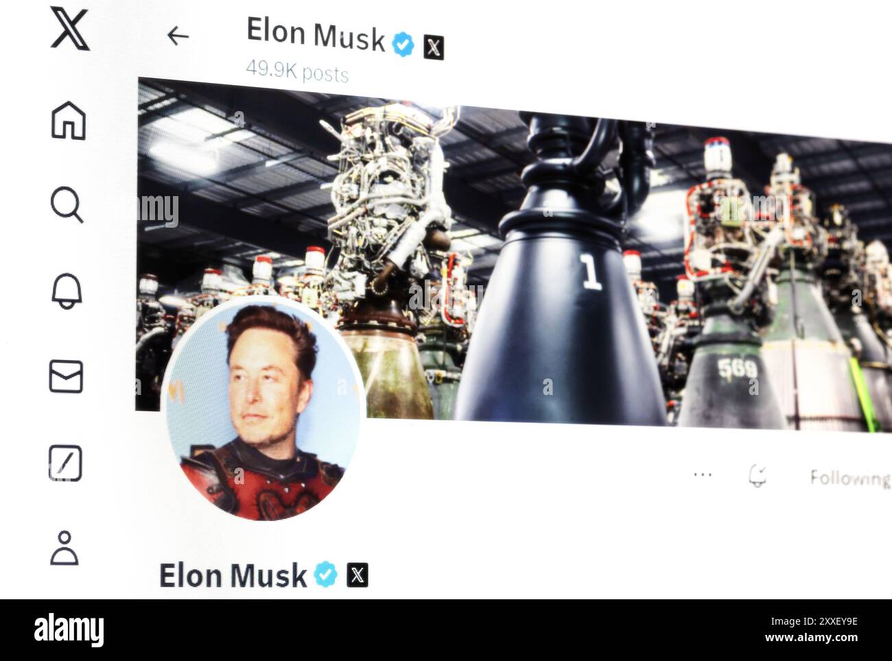 August 2024 Poltava. Ukraine. Soft-Focus . Nahaufnahme von Elon Musk Profil und Bild auf Twitter. Stockfoto