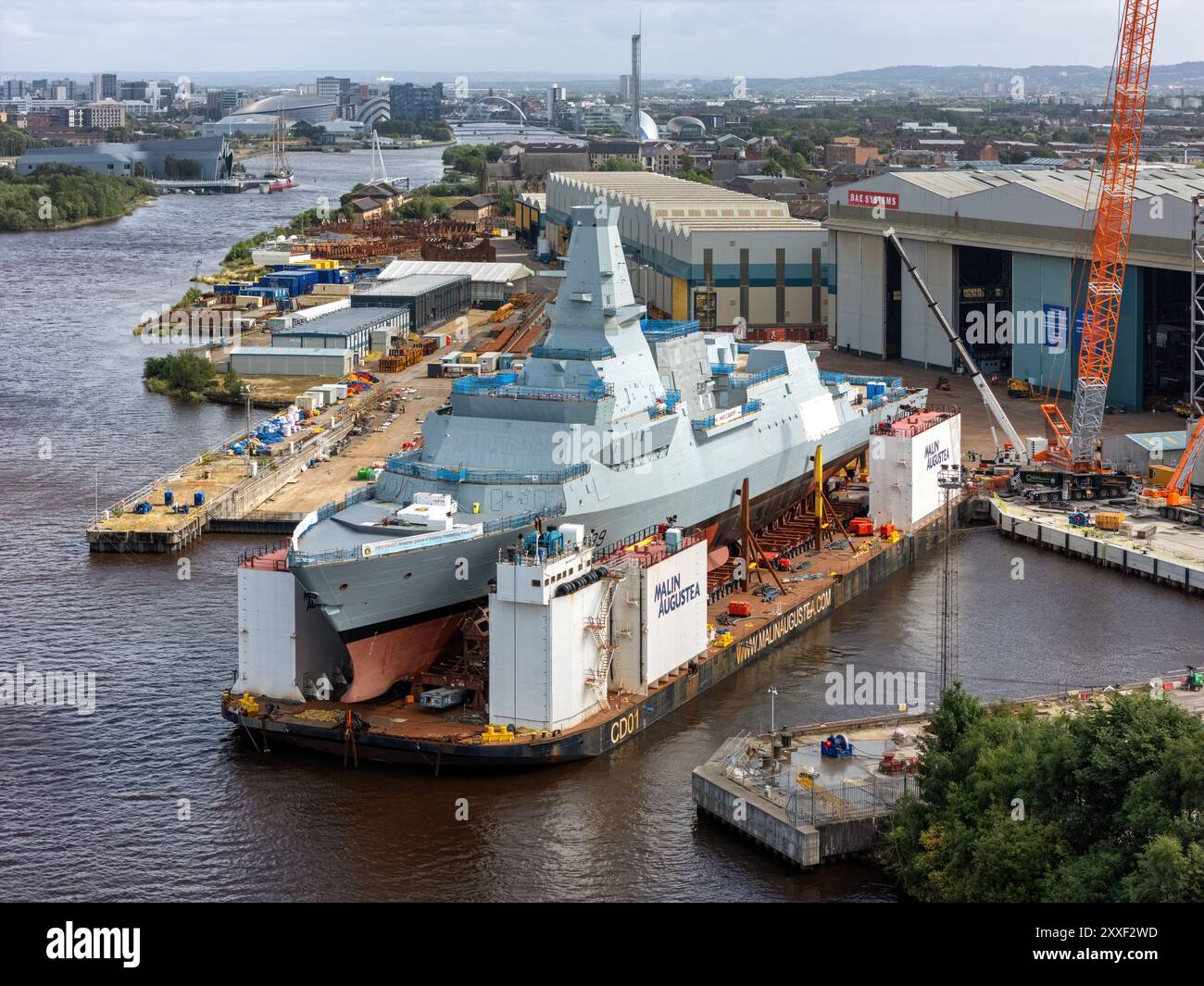 Die spätere HMS Cardiff (F89), die zweite von acht Fregatten vom Typ 26, die von BAE Systems in Glasgow für die Royal Navy gebaut wurden – August 2024. Stockfoto