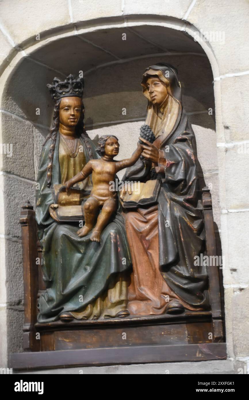 La collégiale Sainte-Waudru de Mons EST un édifice religieux catholique de style gothique brabancon dédiée à sainte Waudru, la patronne de la ville de Stockfoto