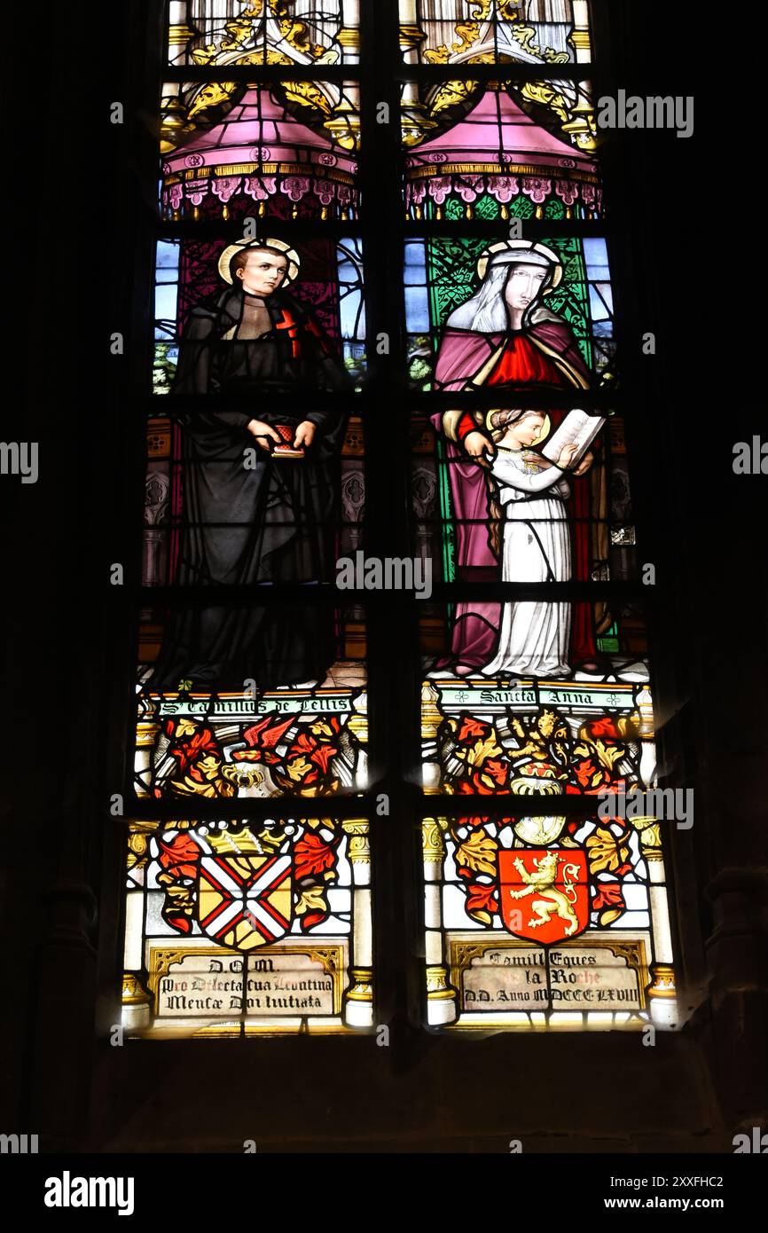 La collégiale Sainte-Waudru de Mons EST un édifice religieux catholique de style gothique brabancon dédiée à sainte Waudru, la patronne de la ville de Stockfoto