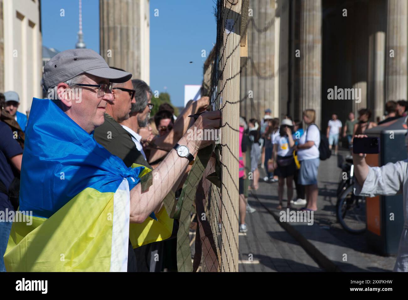 Berlin, Deutschland. 24. August 2024, Berlin, Deutschland, Unabhängigkeitstag der Ukraine, Demonstration in Berlin, Brandenburger Tor, Credit: Felix Wolf/ Alamy Live News Credit: Felix Wolf/Alamy Live News Stockfoto