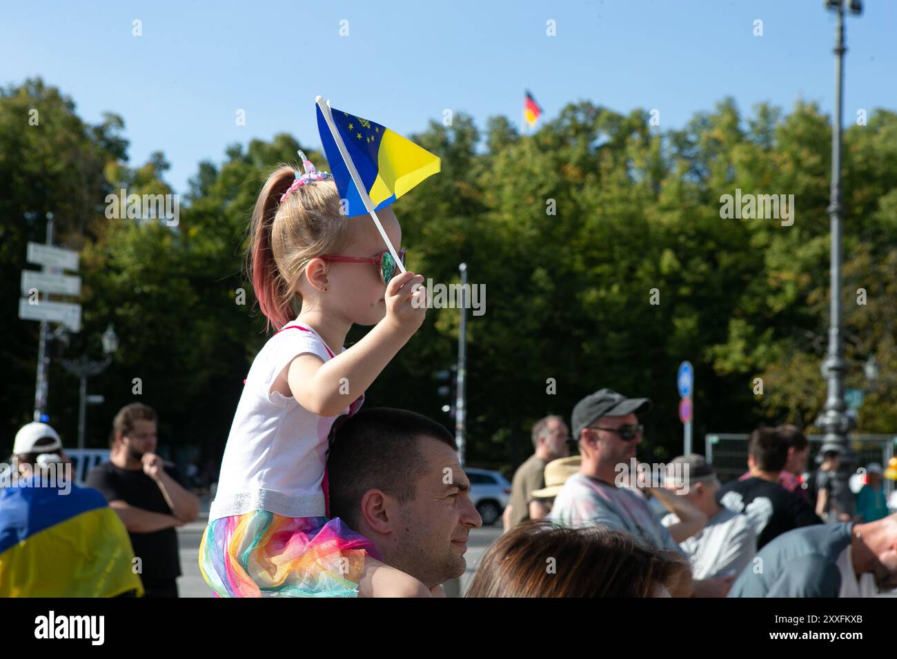 Berlin, Deutschland. 24. August 2024, Berlin, Deutschland, Unabhängigkeitstag der Ukraine, Demonstration in Berlin, Brandenburger Tor, Credit: Felix Wolf/ Alamy Live News Credit: Felix Wolf/Alamy Live News Stockfoto