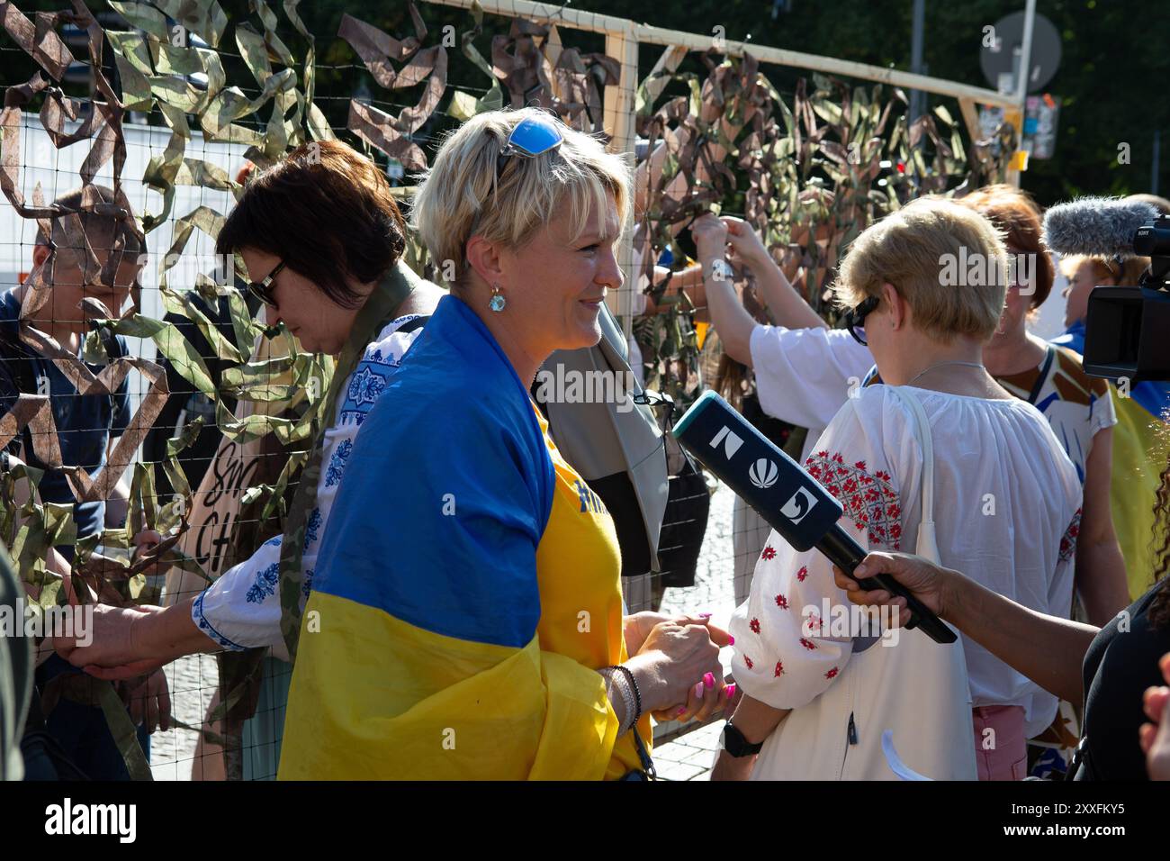 Berlin, Deutschland. 24. August 2024, Berlin, Deutschland, Unabhängigkeitstag der Ukraine, Demonstration in Berlin, Brandenburger Tor, Credit: Felix Wolf/ Alamy Live News Credit: Felix Wolf/Alamy Live News Stockfoto