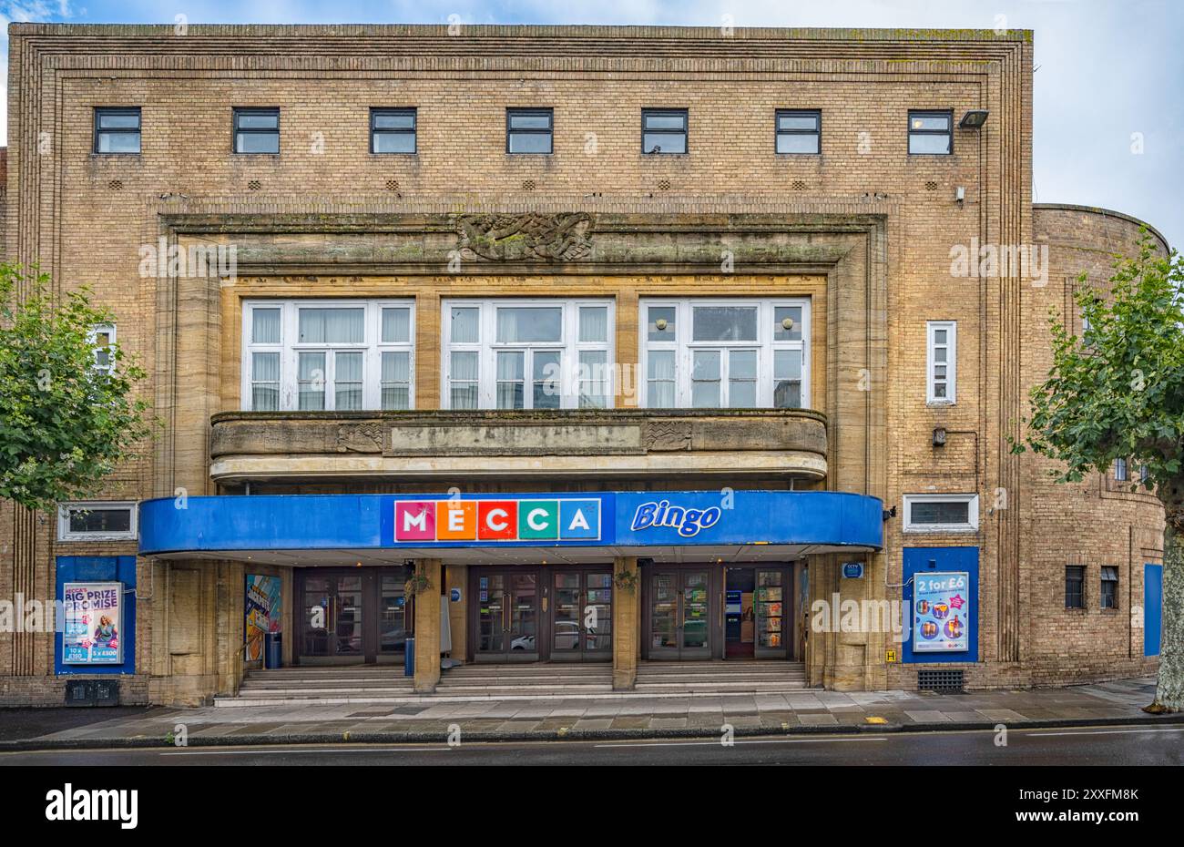Das ehemalige Gaumont Palace Theater im Art déco-Stil, heute ein Mekka Bingo Hall, Taunton, Somerset, England, Großbritannien. Stockfoto