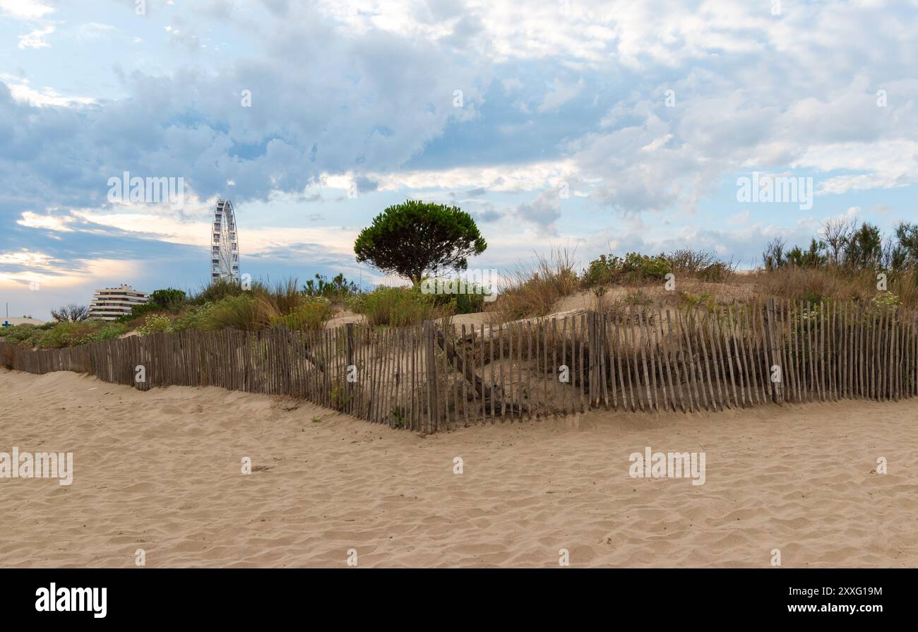 Der Strand von La Grande Motte, im Departement Hérault in Frankreich Stockfoto