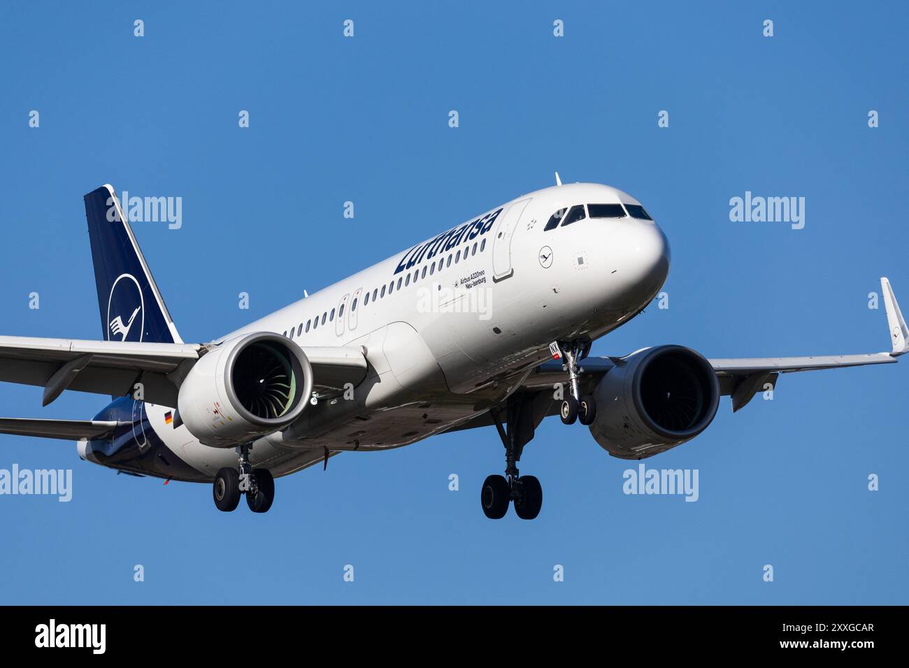 Flughafen Arlanda, nördlich von Stockholm, Schweden, samstags. Im Bild: Ein Airbus A320-271N von Lufthansa. Stockfoto