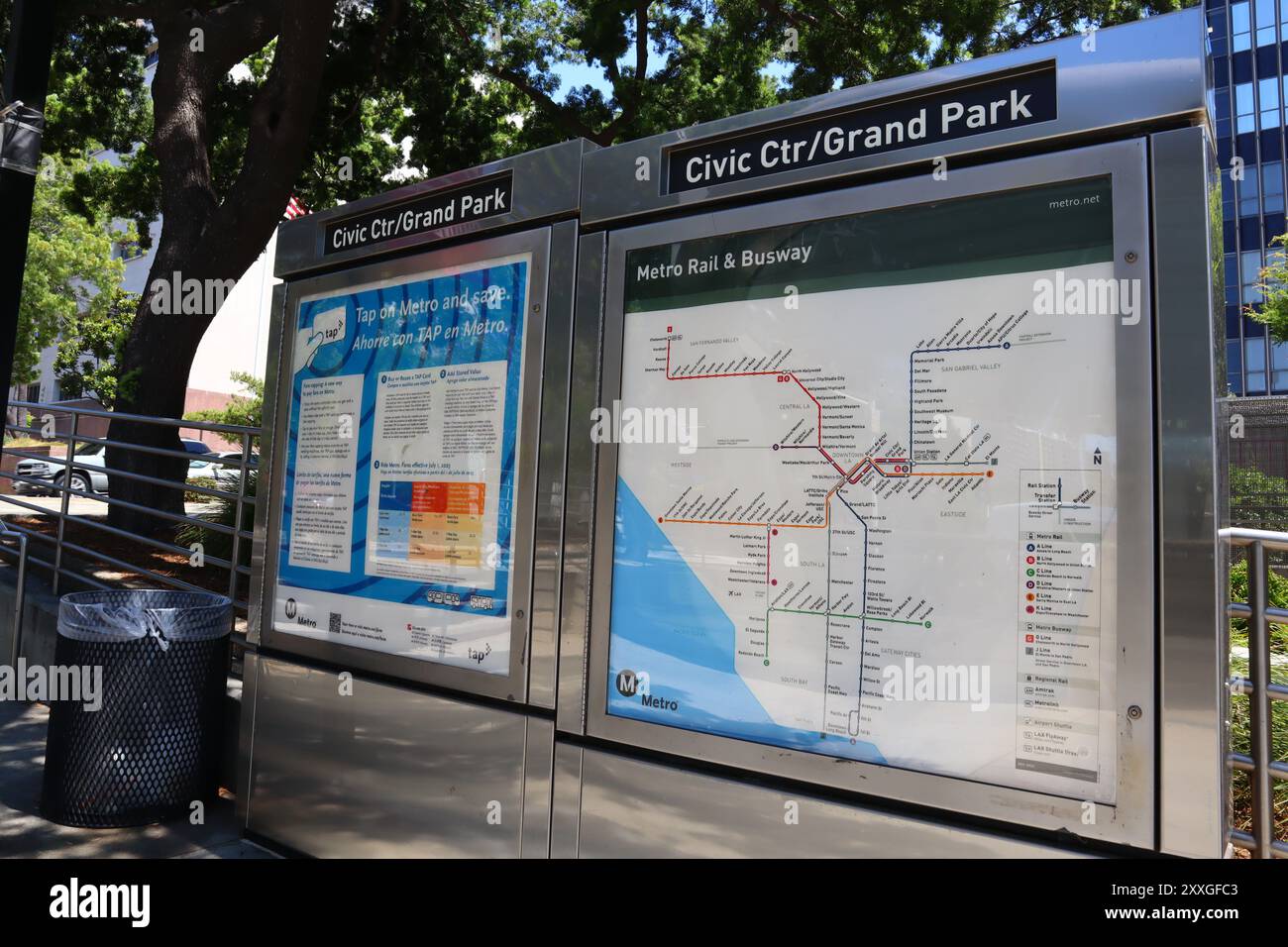 Los Angeles Metro Rail Information Panel im Civic Center Grand Park Stockfoto