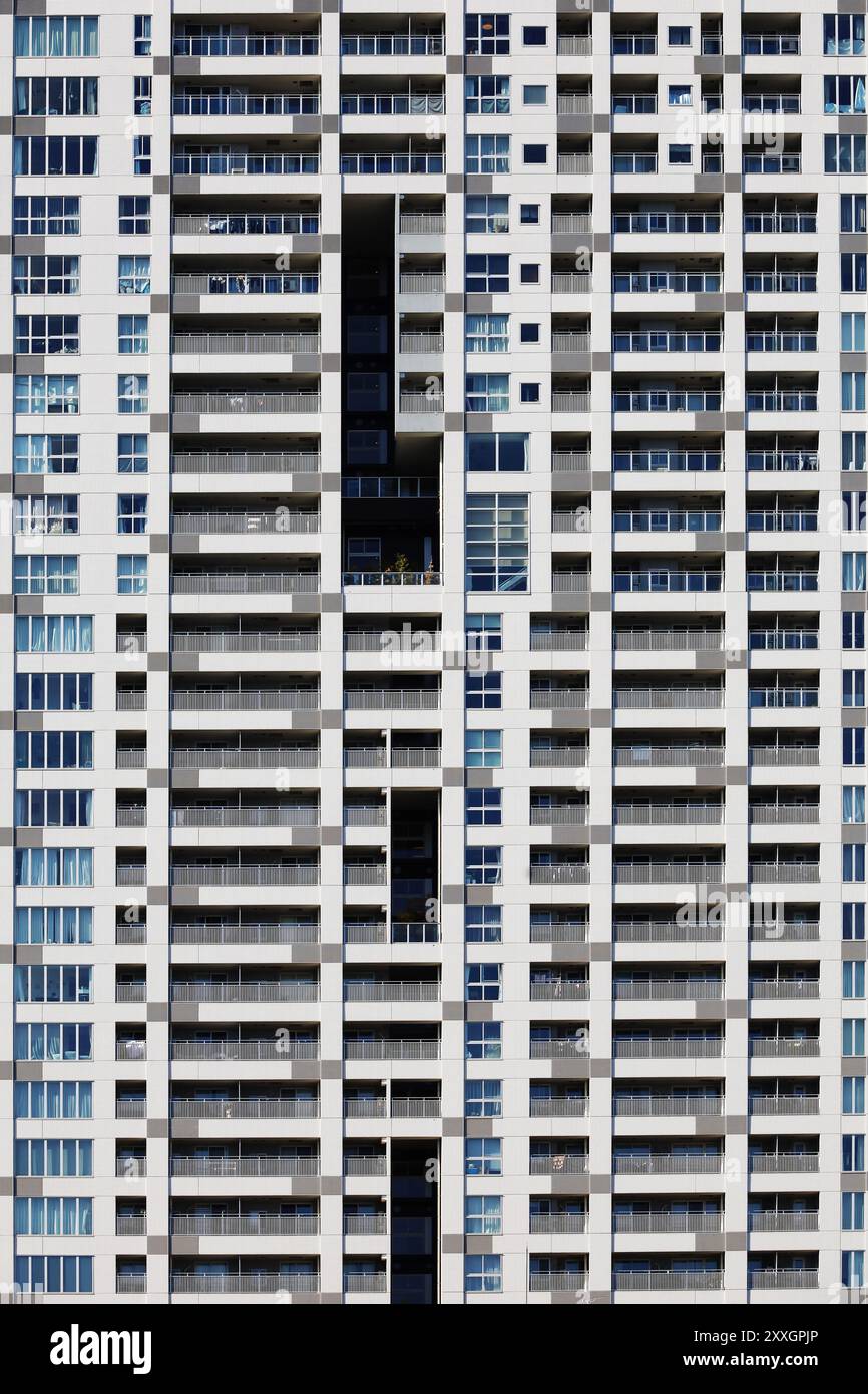 Ein Nahaufnahme der Wand eines modernen Design-Turmgebäudes für Hintergrundmaterial Stockfoto