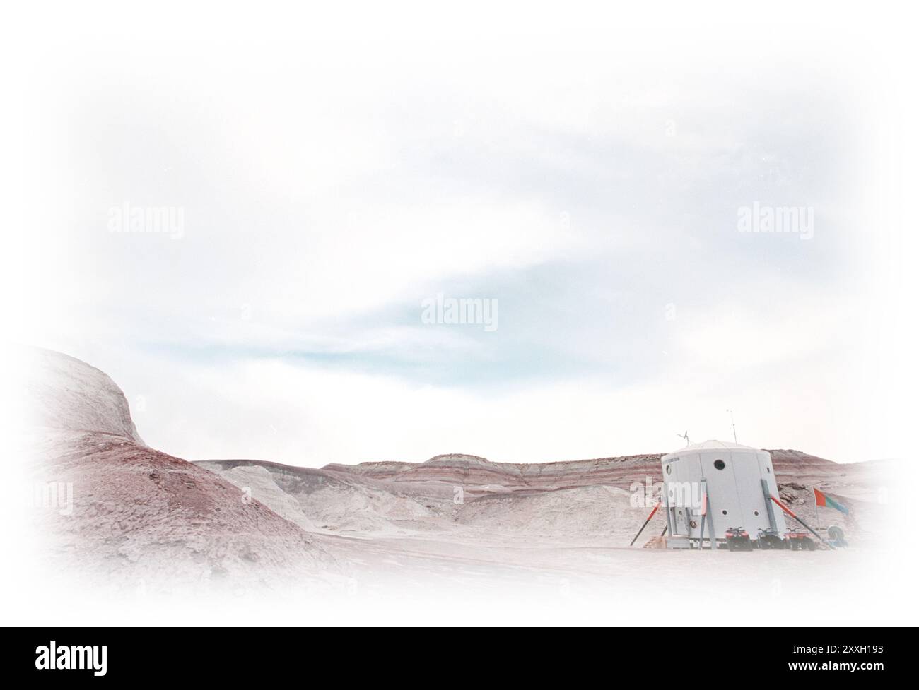 Mit der Hoffnung, dass eines Tages eine bemannte Expedition zum Mars geschickt werden könnte, hat die Mars Society das Mars Desert Research Center in der Wüste nahe der kleinen Stadt Hanksville im Süden Utahs eingerichtet. Stockfoto