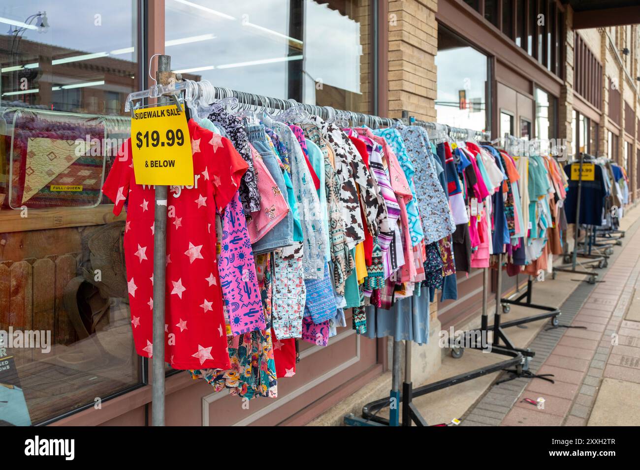 Oklahoma City, Oklahoma – Langstons Western Wear in Stockyards City verkauft Westernkleidung. Stockyards City hat Geschäfte und Restaurants für Rancher und Stockfoto