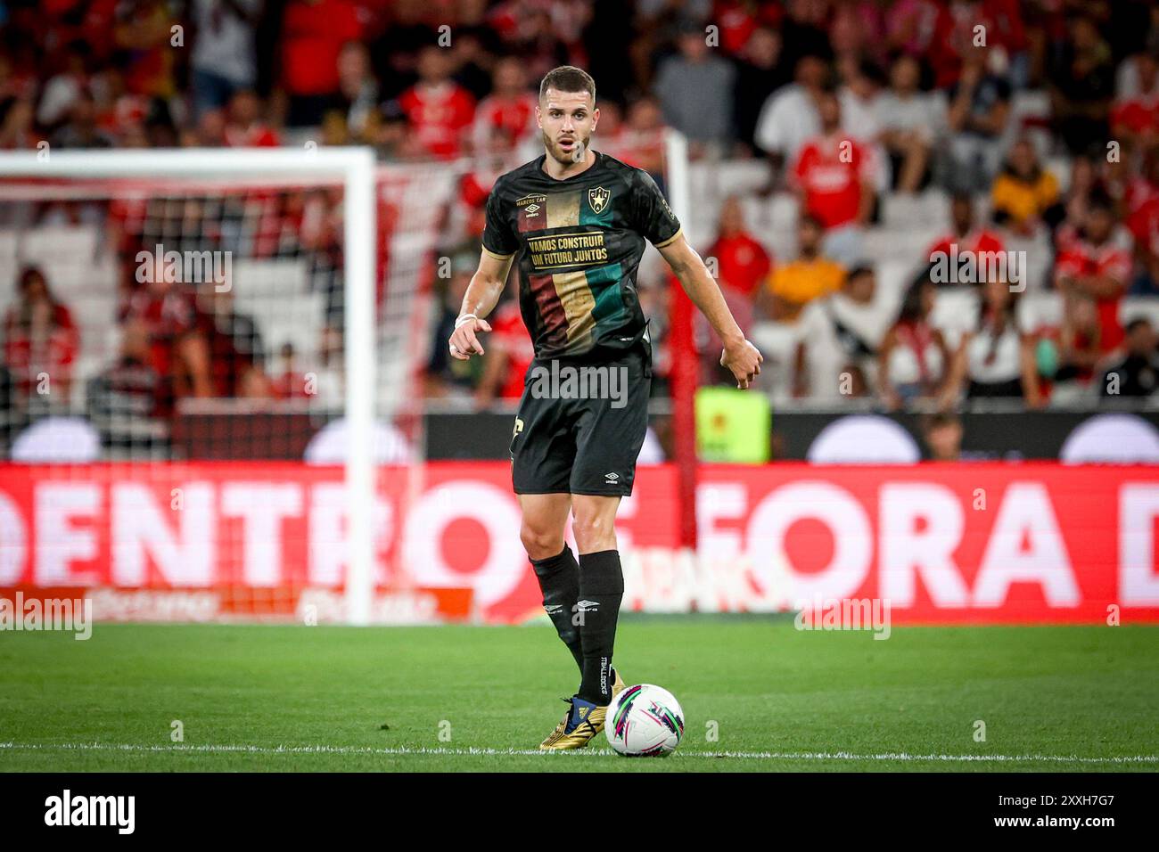 Portugal. August 2024. Leonel Bucca Mittelfeldspieler von Estrela Amadora während des Liga Portugal Betclic Spiels zwischen SL Benfica und CF Estrela Amadora am 24. August 2024 in Lissabon, Portugal (Valter Gouveia/SPP) Credit: SPP Sport Press Photo. /Alamy Live News Stockfoto