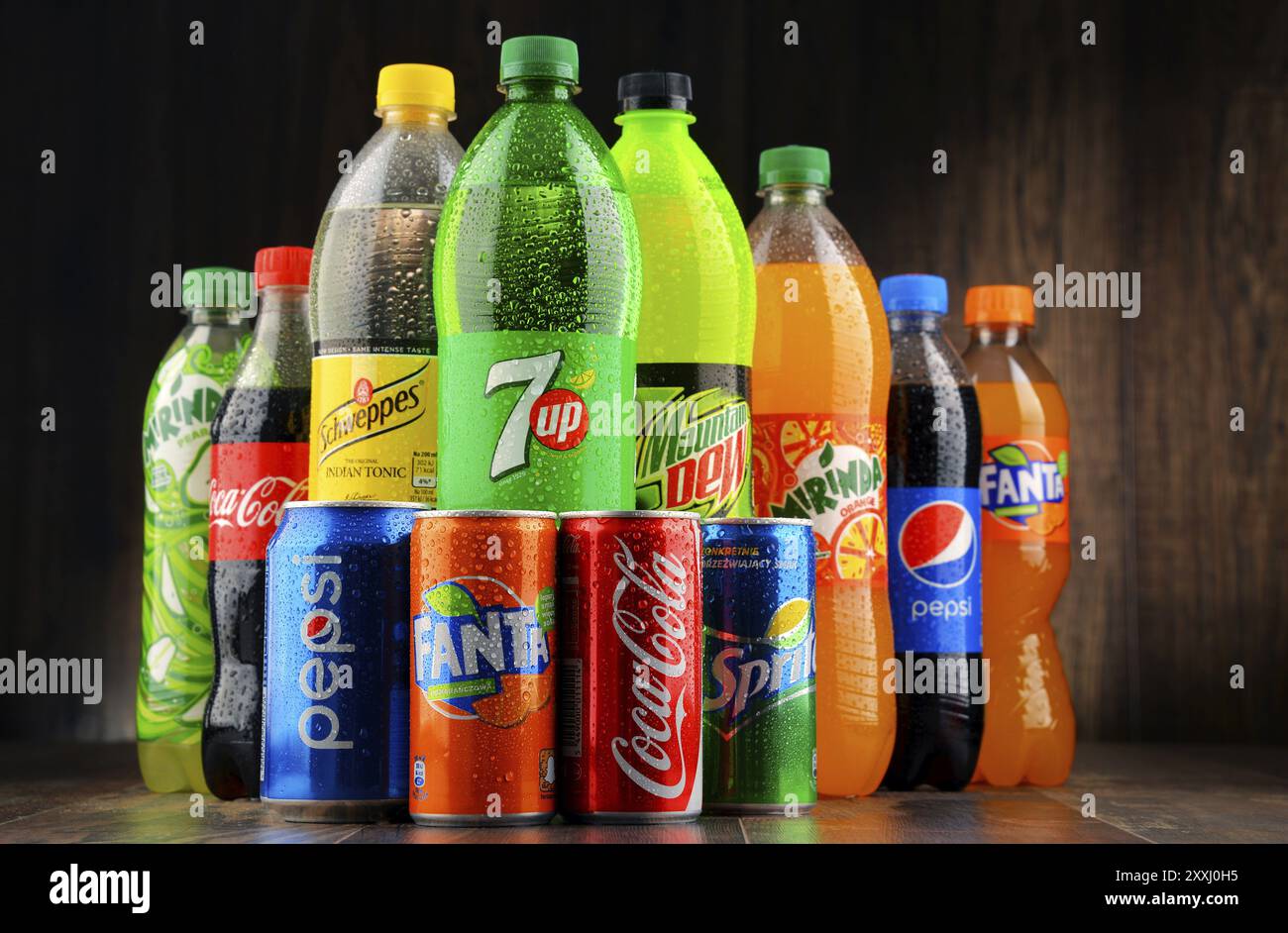 Der globale Markt für Erfrischungsgetränke wird von Marken einiger multinationaler Unternehmen dominiert, die in Nordamerika gegründet wurden. Unter ihnen sind Pepsico, Coca Cola und Dr. PEP Stockfoto