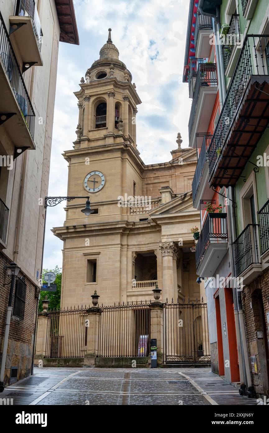 Pamplona, Spanien, 19. Mai 2024: Der Glockenturm der Kathedrale Santa Maria in Pamplona Stockfoto