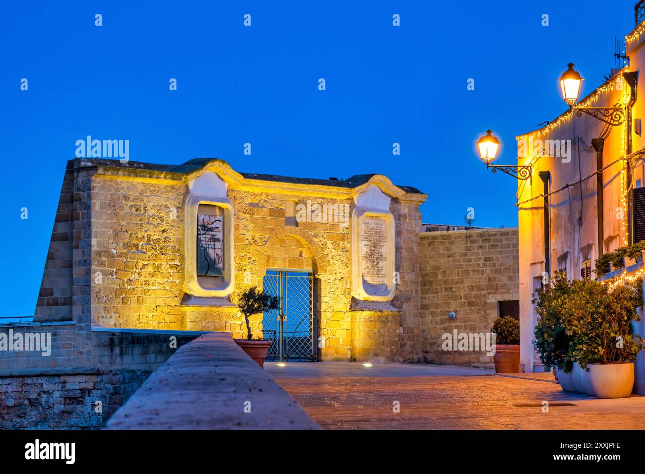 Blick auf das Fortino Sant'Antonio Abate bei Nacht, Bari, Italien Stockfoto