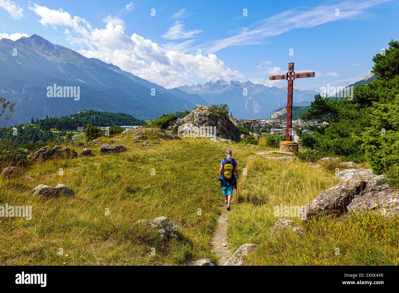 Kreuz, Kruzifix in der Nähe von Aussois, Skigebiet im Maurienne-Tal, Vanoise-Nationalpark, im Sommer Stockfoto