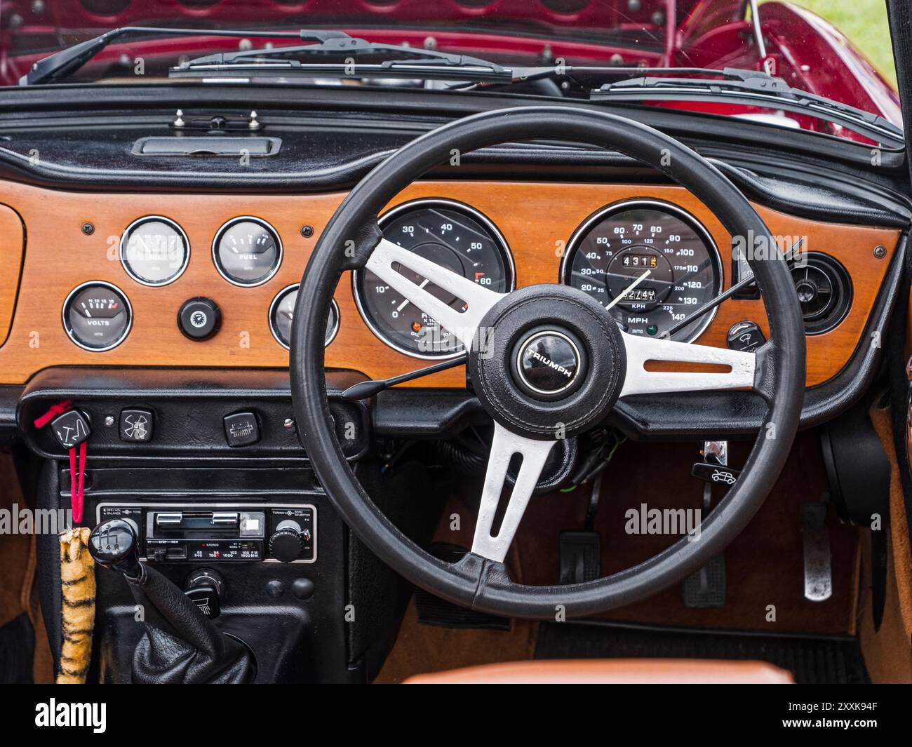 Innenraum des klassischen Motorwagens Triumph, Großbritannien Stockfoto