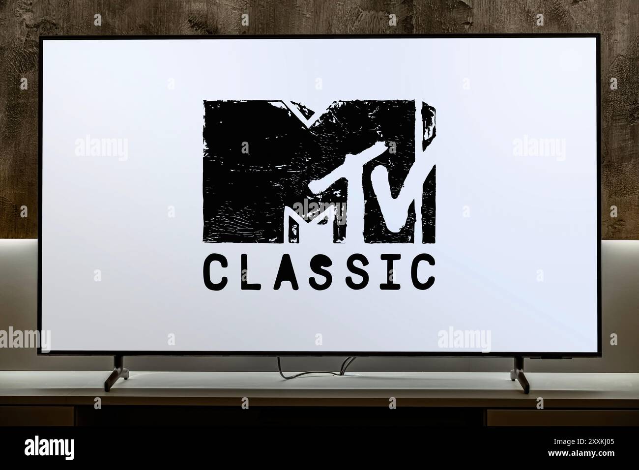 POZNAN, POL - 1. März 2024: Flachbildfernseher mit dem Logo von MTV Classic, einem amerikanischen Pay-TV-Sender von Paramount Media Networks Stockfoto