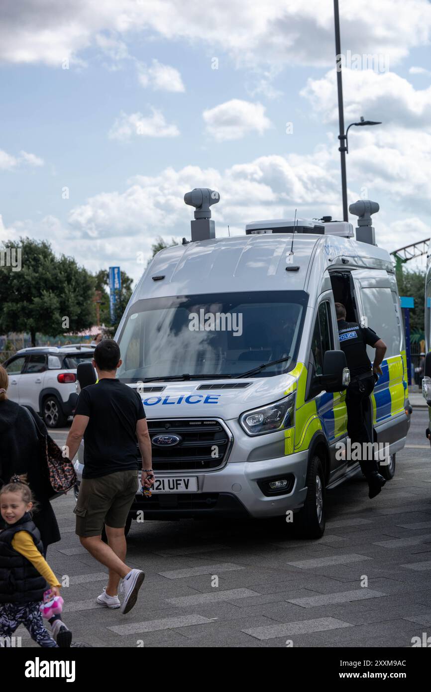 Southend on Sea, Essex 25. Aug 2024 die Polizei von Essex verwendet Videoüberwachung-Technologie zur Gesichtserkennung in Southend on Sea über das Feiertagswochenende der Bank. Quelle: Ian Davidson/Alamy Live News Stockfoto