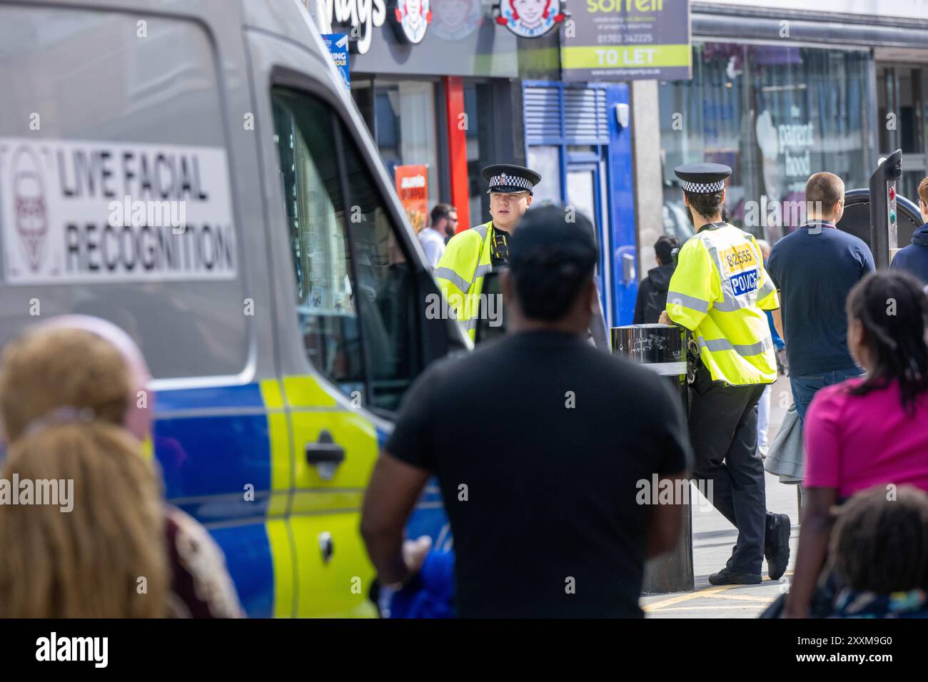 Southend on Sea, Essex 25. Aug 2024 die Polizei von Essex verwendet Videoüberwachung-Technologie zur Gesichtserkennung in Southend on Sea über das Feiertagswochenende der Bank. Quelle: Ian Davidson/Alamy Live News Stockfoto