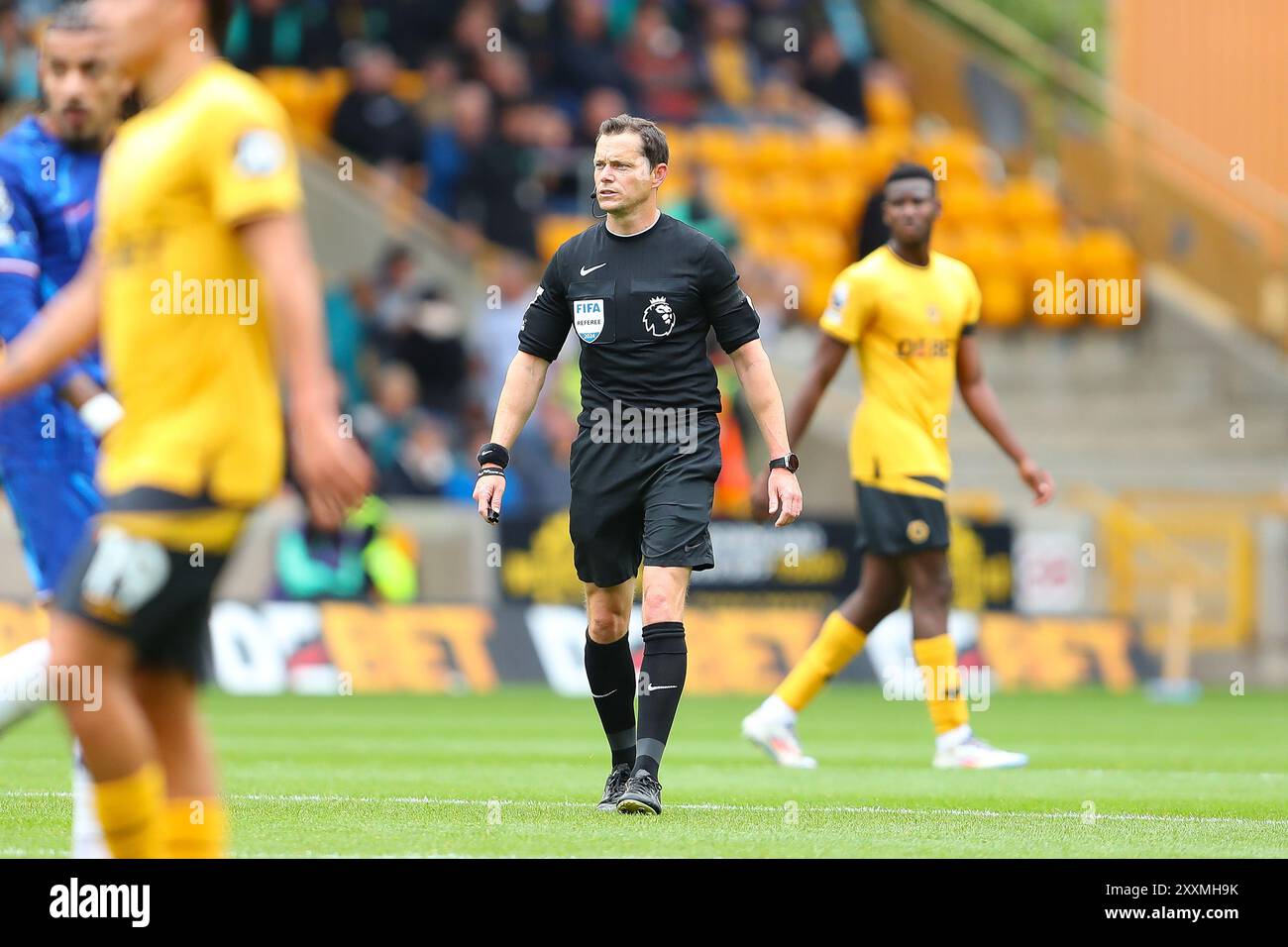 Wolverhampton, Großbritannien. August 2024. Schiedsrichter Darren England während des Premier League-Spiels zwischen Wolverhampton Wanderers und Chelsea Credit: MI News & Sport /Alamy Live News Stockfoto