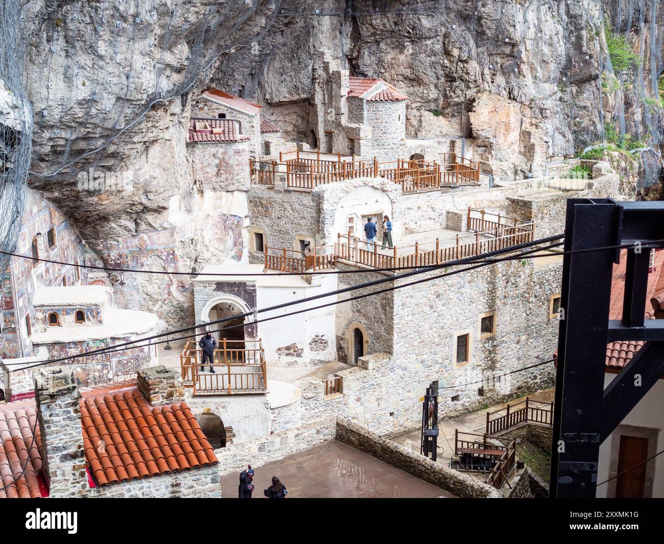 Sumela, Türkei - 5. Mai 2024: Gebäude des Klosters Sumela. Das Sumela-Kloster ist ein griechisch-orthodoxes Kloster, das Maria am Karadag des Pontischen Berges gewidmet ist Stockfoto