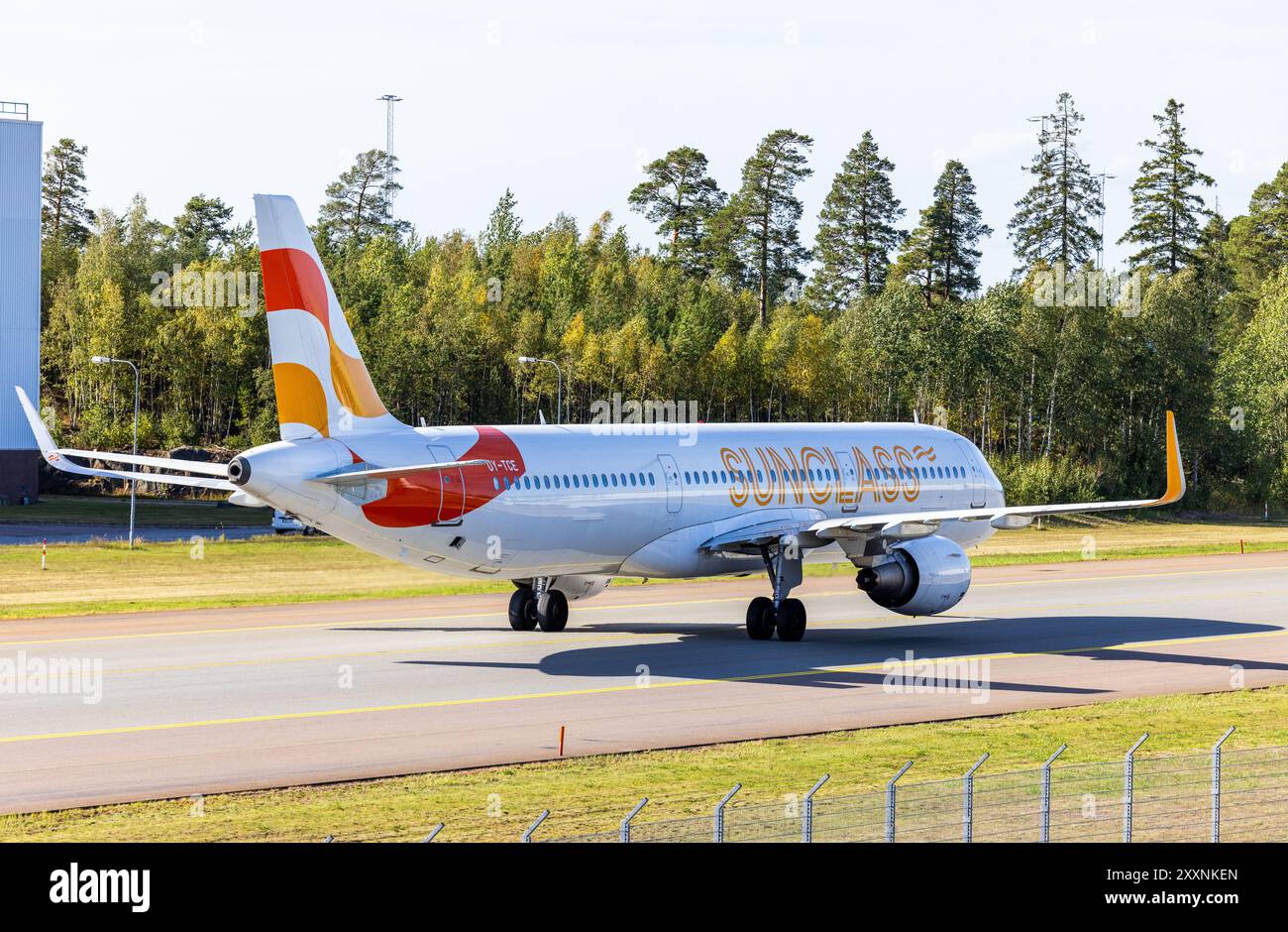 Flughafen Arlanda, nördlich von Stockholm, Schweden, samstags. Im Bild: OY-TCE - Airbus A321-211 - von Sunclass Airlines. Stockfoto