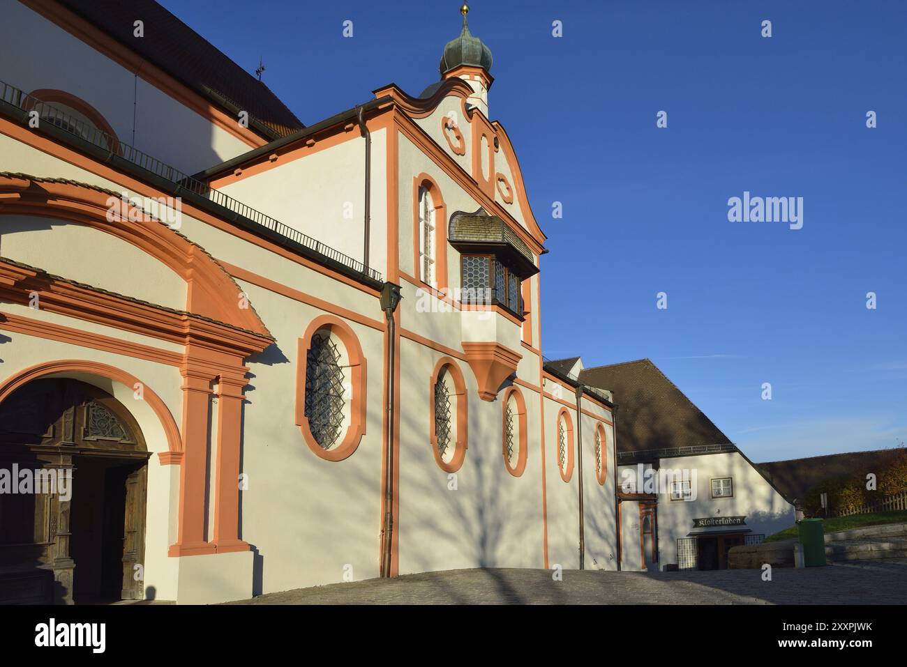 Kloster Andechs in Bayern, im Herbst. Kloster Andechs in Bayern Deutschland Stockfoto