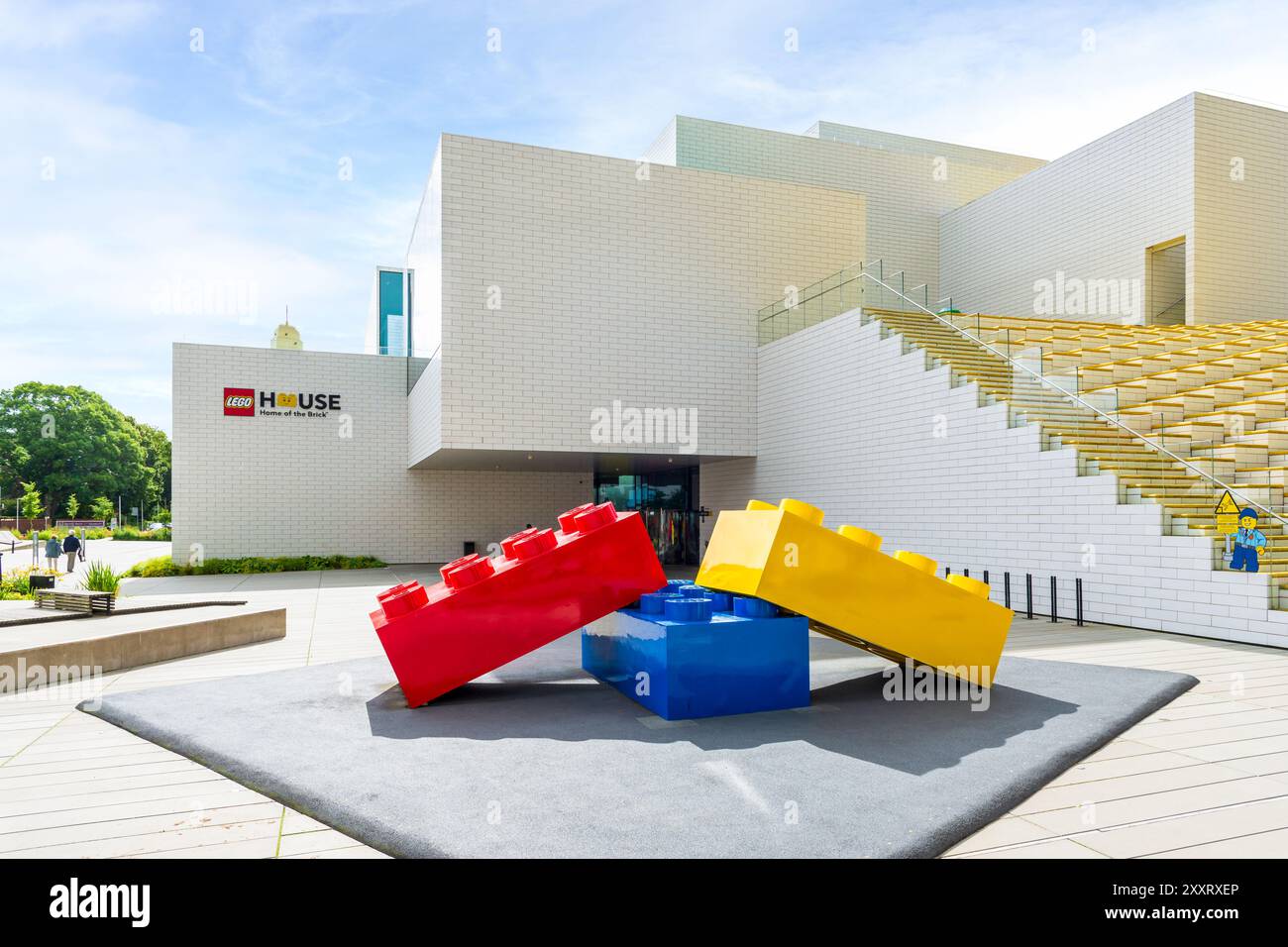 Eingang des Lego House, Heimstadion der Ziegelsteine, in Billund, Dänemark, ein Gebäude, das von der Bjarke Ingels Group entworfen wurde, um die Bauspielzeuge der Marke zu präsentieren. Stockfoto