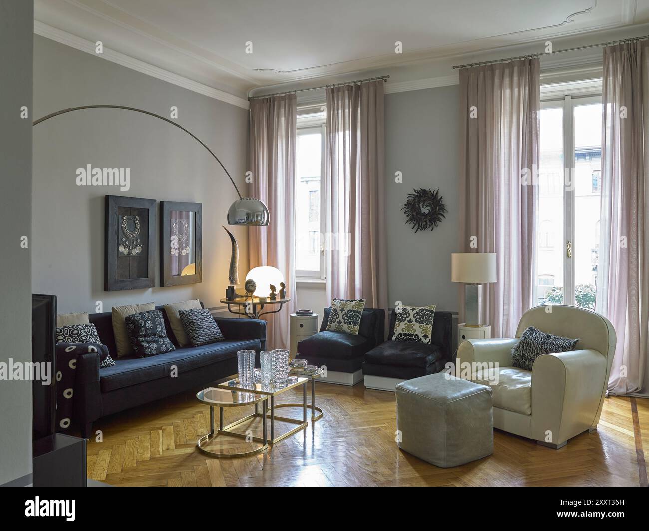 Elegantes Wohnzimmer in einem italienischen Apartment in Florenz, Italien Stockfoto