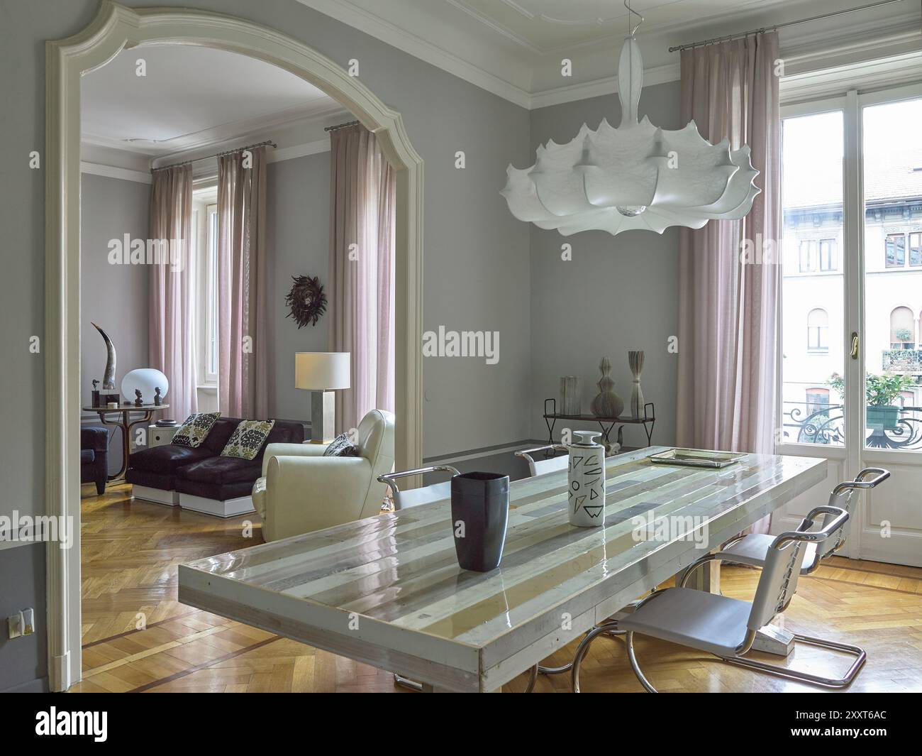 Elegantes Wohnzimmer in einem italienischen Apartment in Florenz, Italien Stockfoto