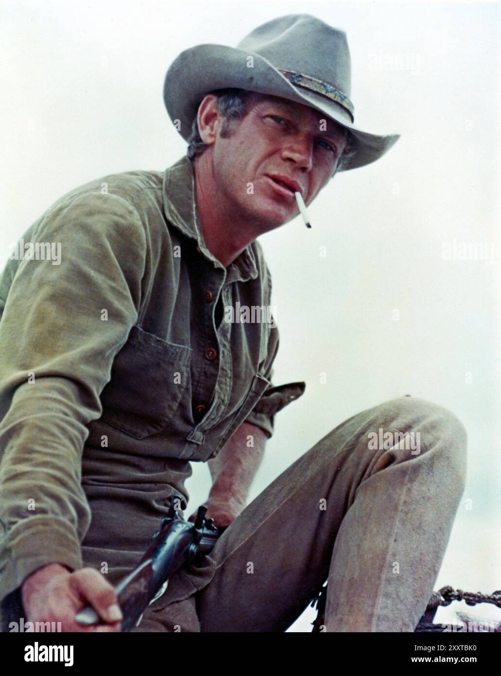 STEVE McQUEEN in NEVADA SMITH 1966 Regisseur HENRY HATHAWAY basierend auf der Figur von Harold Robbins in der Carpetbaggers Story / Drehbuch John Michael Hayes Musik Alfred Newman Kostümdesign Frank Beetson Jr. Solar Productions / Paramount Pictures Stockfoto