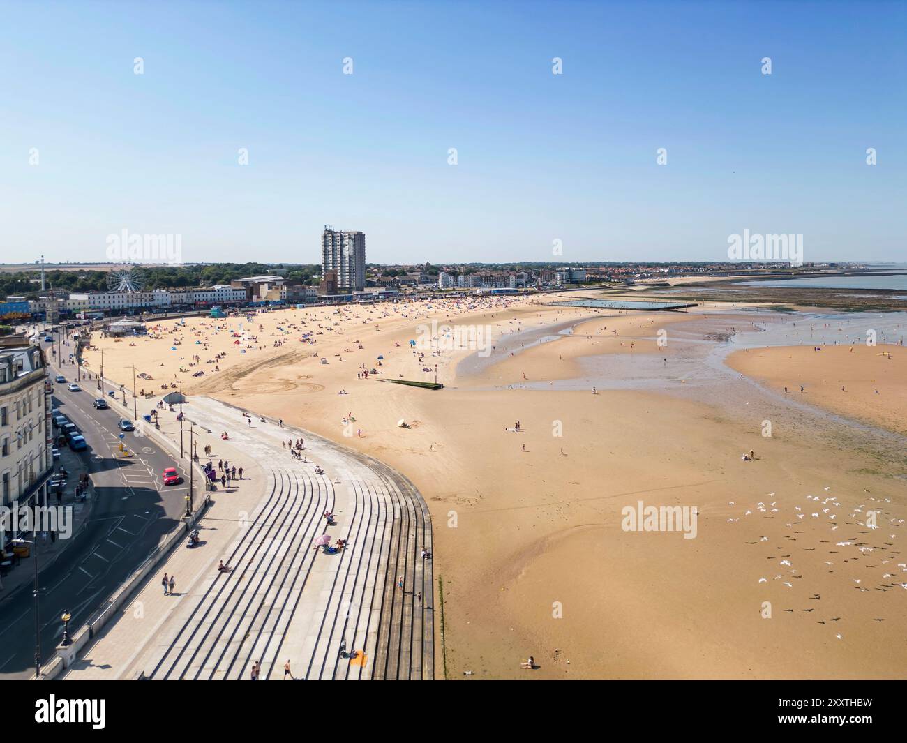 Aus der Vogelperspektive auf den riesigen Strand von margate an der Küste von kent Stockfoto