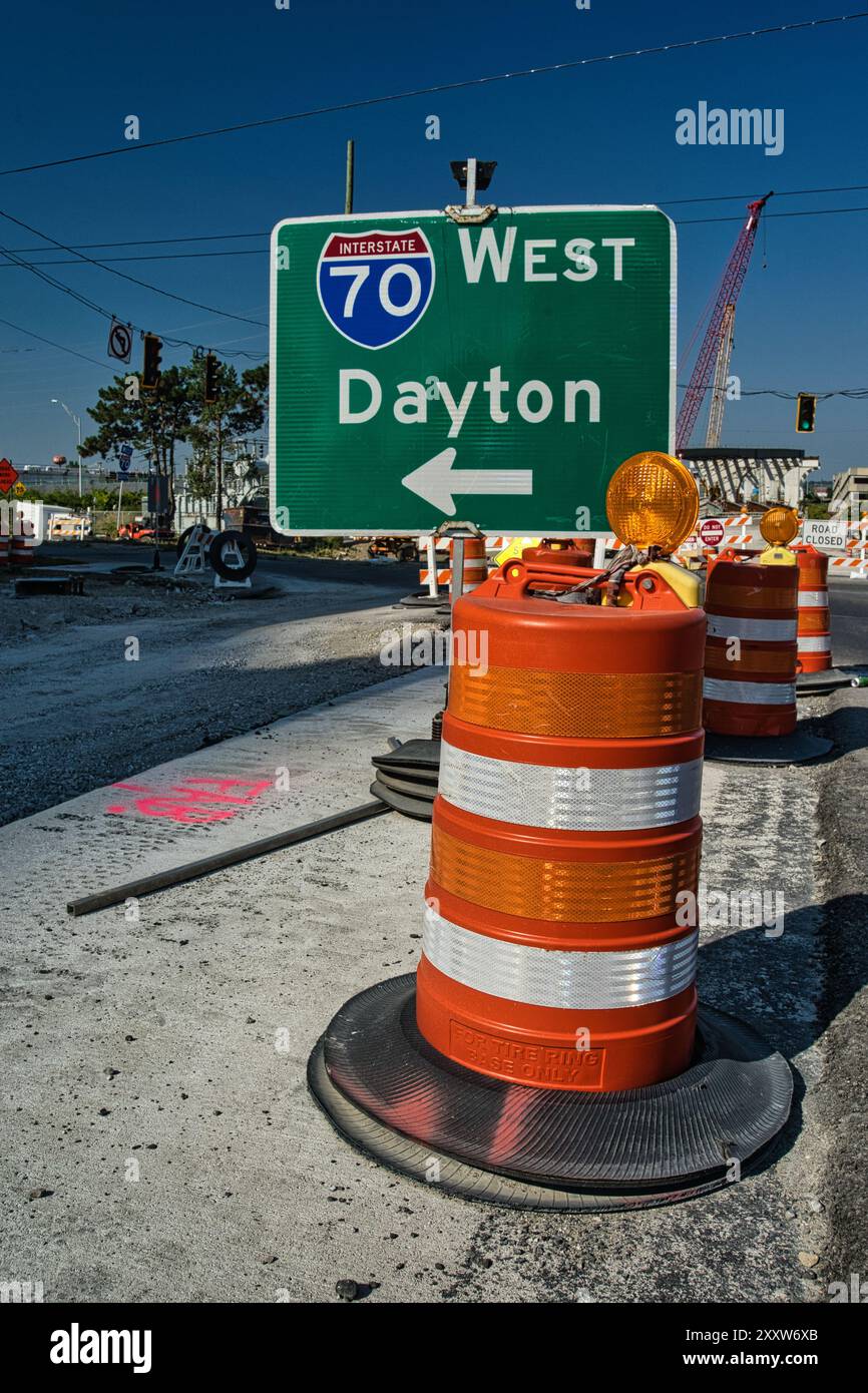 Straßenschild für die I-70 West nach Dayton Ohio in Columbus Ohio USA 2024 Stockfoto