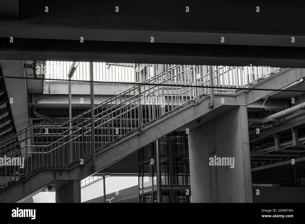 Licht und Schatten auf einer Treppe Stockfoto