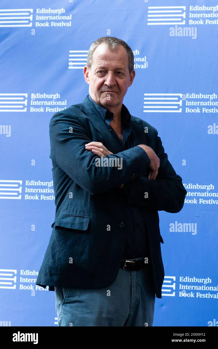 Edinburgh Schottland, 25. August 2024. Alastair Campbell, britischer Journalist, Autor, Stratege, Fernsehsender, gab zwei Vorträge das Edinburgh International Book Festival 2024 über seine Bücher - aber was kann ich tun? Und kleine Experten: Warum Politik wichtig ist. Foto Pauline Keightley/Alamy. Stockfoto