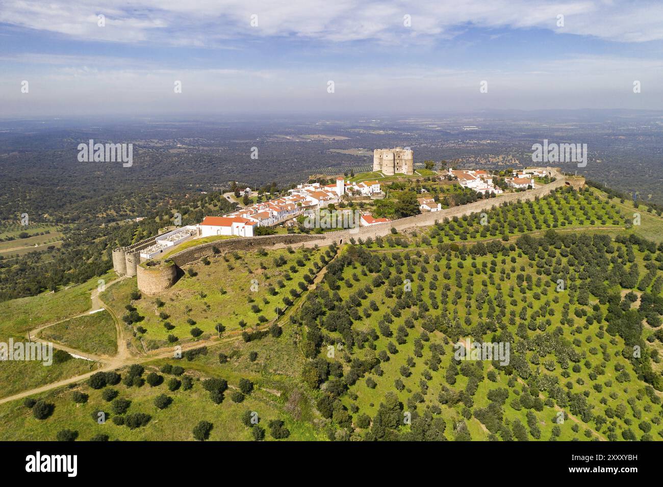 Evoramonte Drohne aus der Vogelperspektive von Dorf und Schloss in Alentejo, Portugal, Europa Stockfoto
