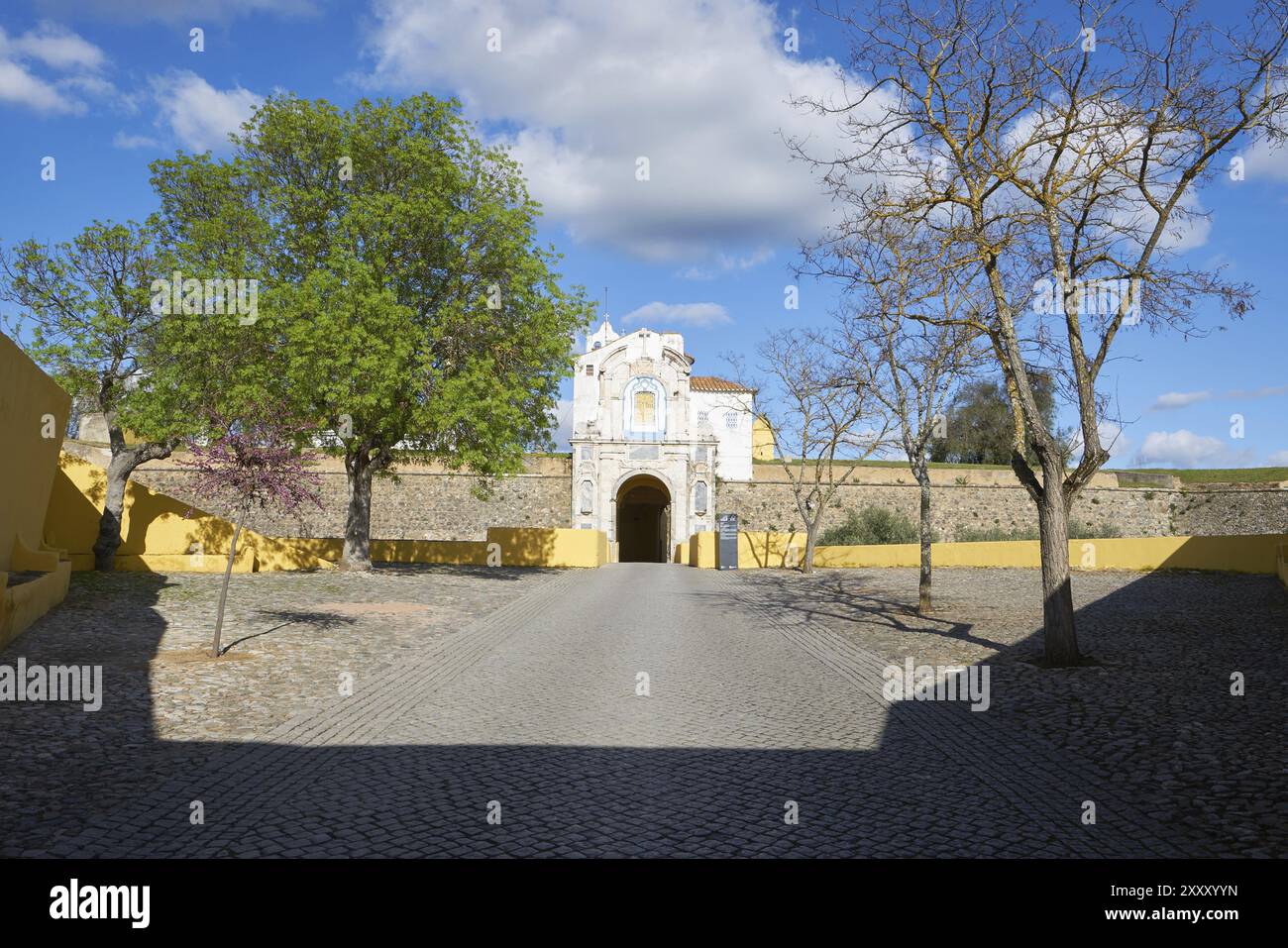 Stadteingang Elvas Gate in Alentejo, Portugal, Europa Stockfoto
