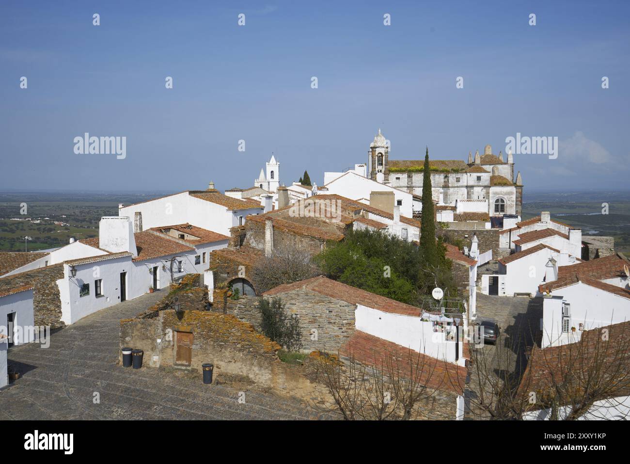 Monsaraz Dorfstraße mit weißen Häusern in Alentejo, Portugal, Europa Stockfoto