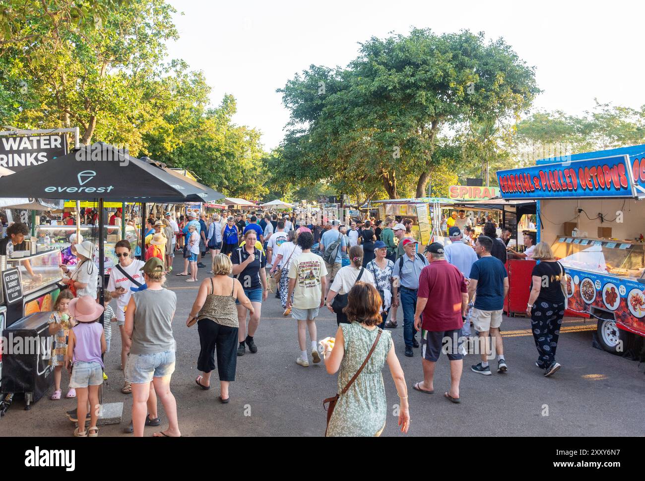 Imbissstände, Mindil Beach Sunset Market, The Gardens, City of Darwin, Northern Territory, Australien Stockfoto