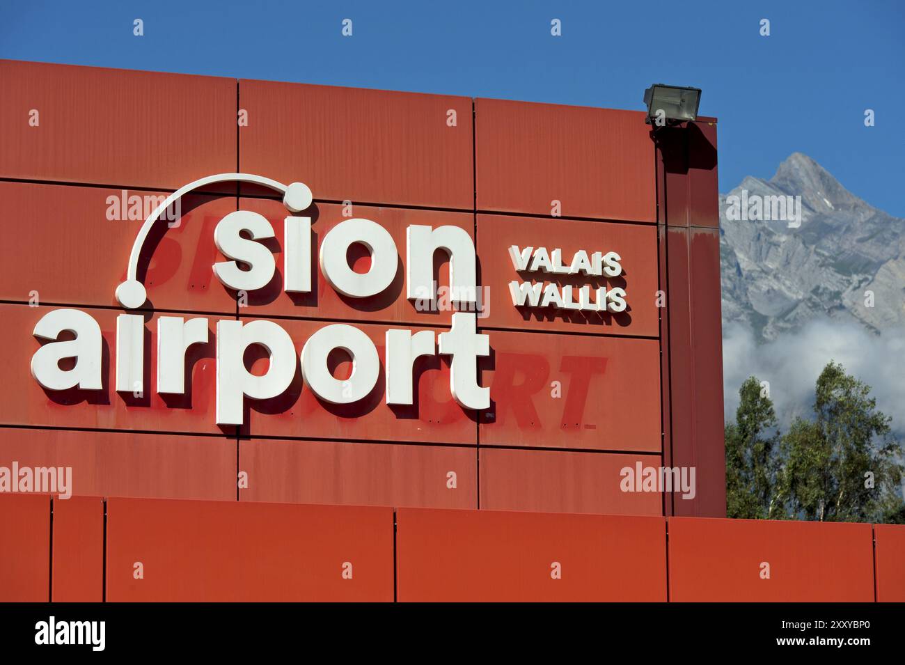 Flughafen Sion, hinterer Gipfel Haut de Cry, Sion, Sion, Wallis, Schweiz, Europa Stockfoto
