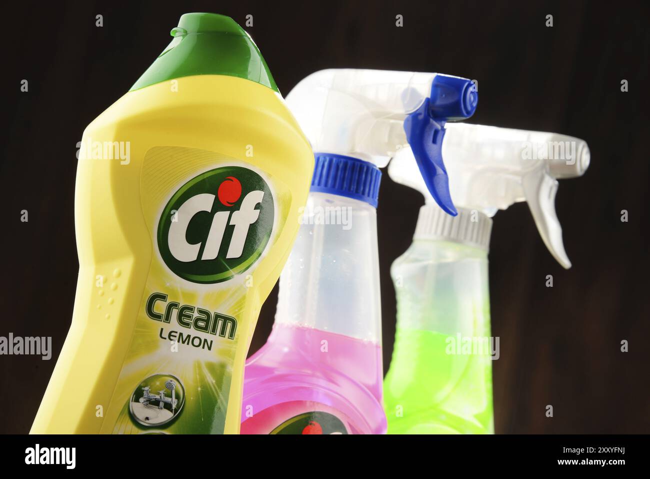 CIF ist eine Marke von Haushaltsreinigungsprodukten, die von Unilever, einem multinationalen britisch-niederländischen Konsumgüterunternehmen, hergestellt wird Stockfoto