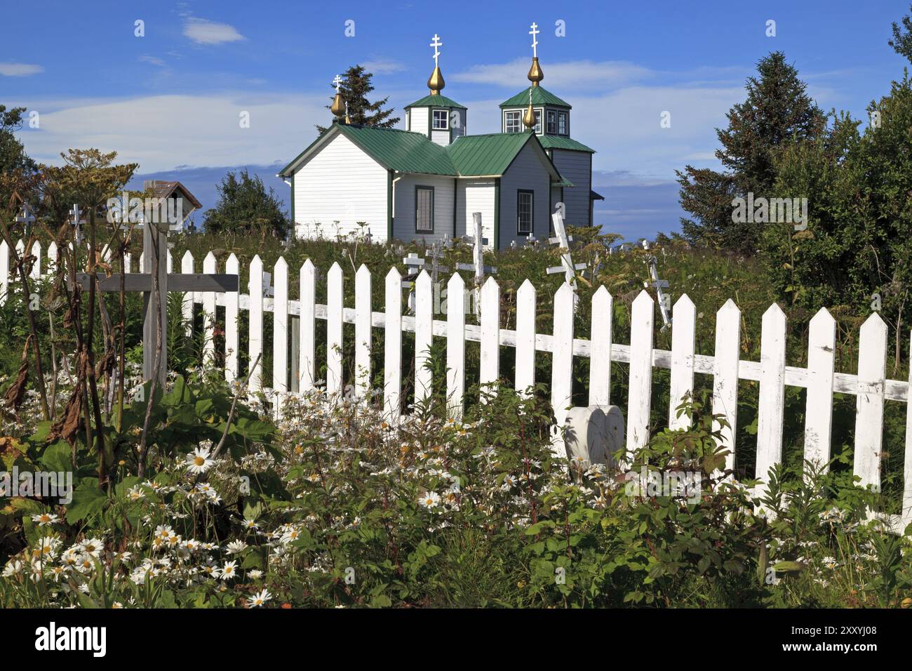Die heilige Verklärung unseres Herrn Russisch-orthodoxe Kirche und Friedhof in Ninilchik, Kenai-Halbinsel Stockfoto
