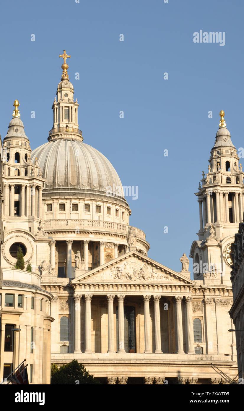 St Paul's Cathedral ist eine anglikanische Kathedrale in London, England, Sitz des Bischofs von London. Stockfoto