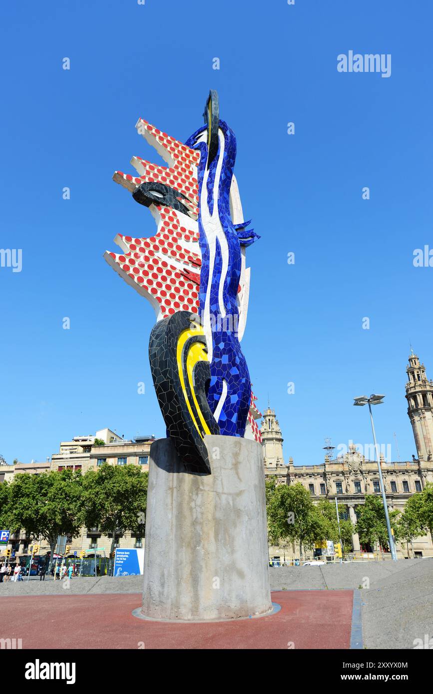 Die surrealistische Skulptur El Cap de Barcelona befindet sich an der Uferpromenade in Barcelona, Spanien. Stockfoto